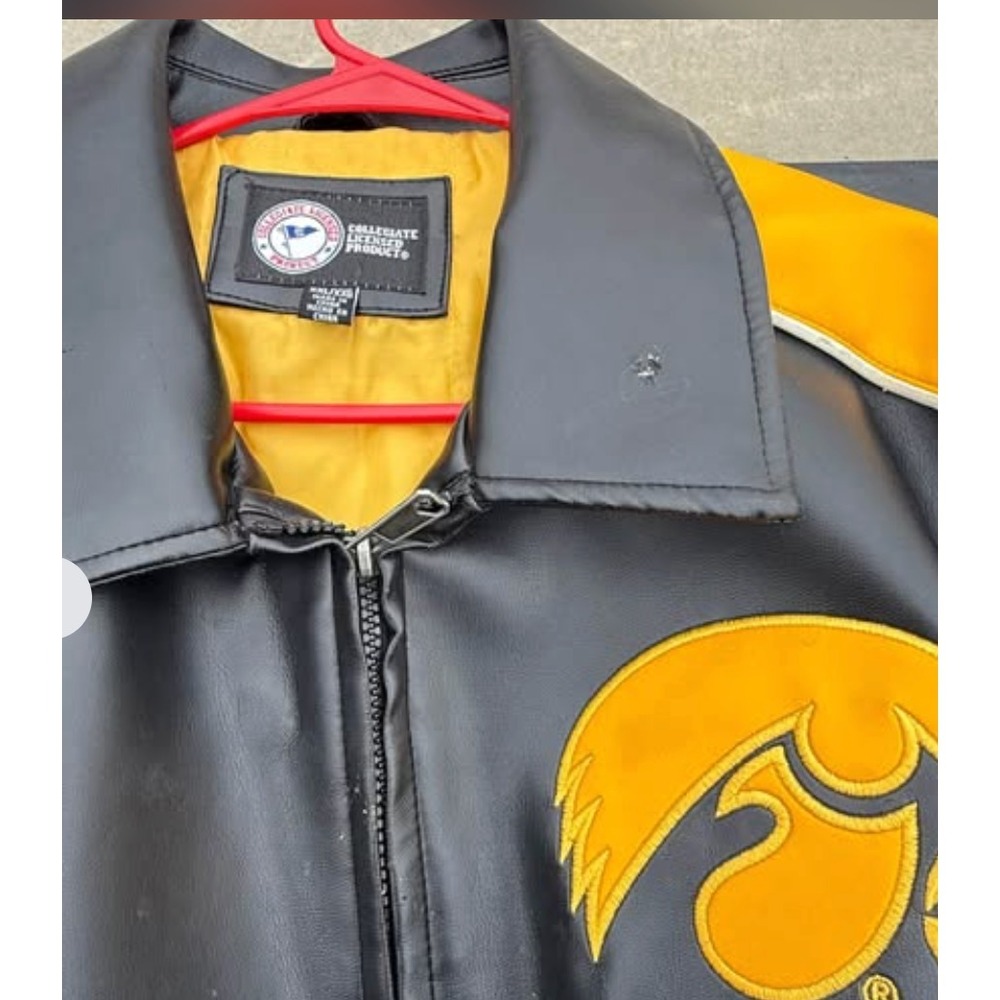 Iowa Hawkeyes Faux Leather Full Zip Jacket XXL Black Gold NCAA Licensed - Picture 3 of 8